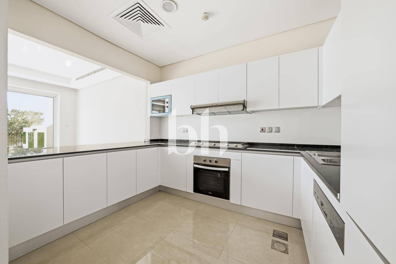 3 Bedroom Townhouse in Al Furjan West - photo 2