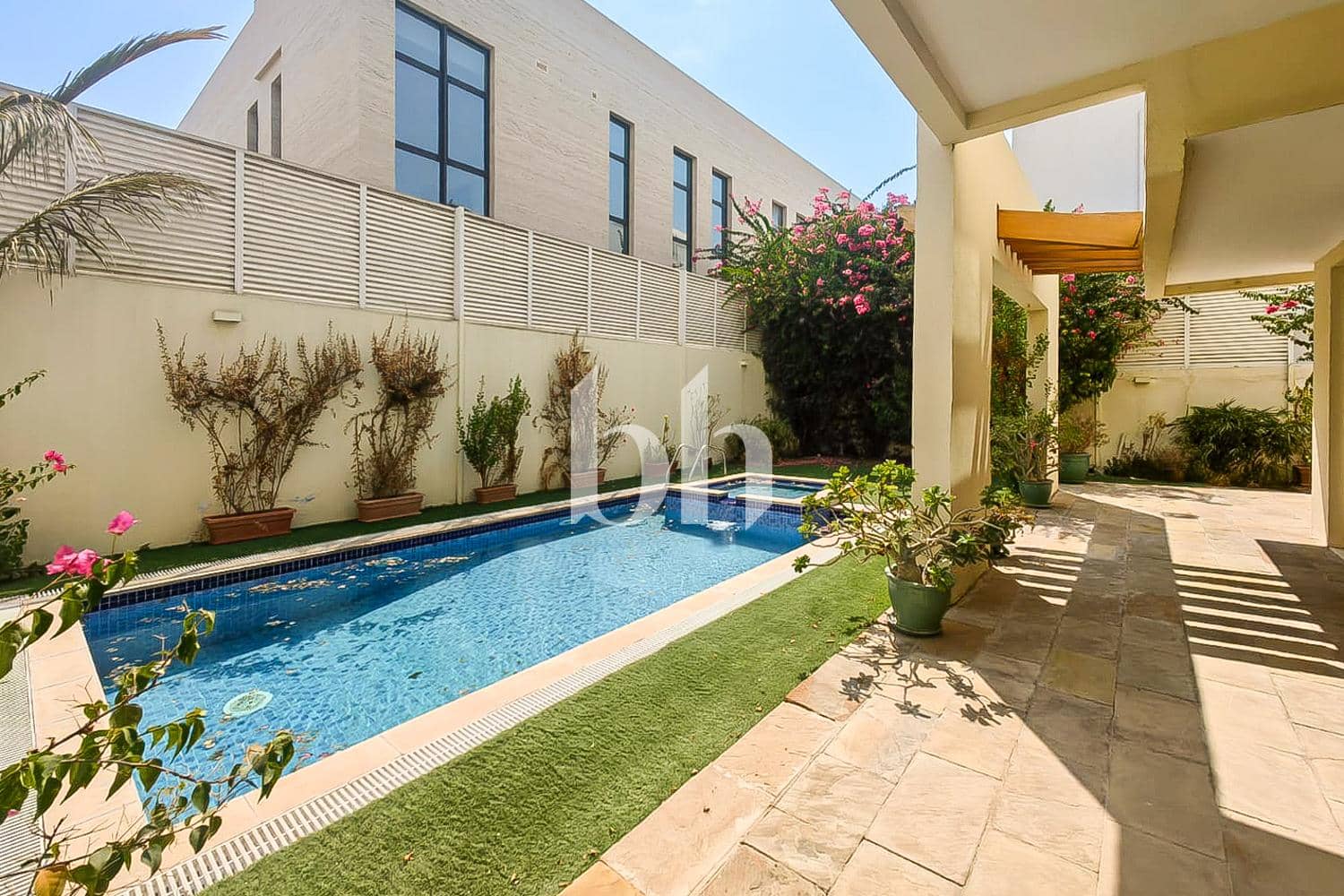 5 Bedroom Villa in Jumeirah 2
