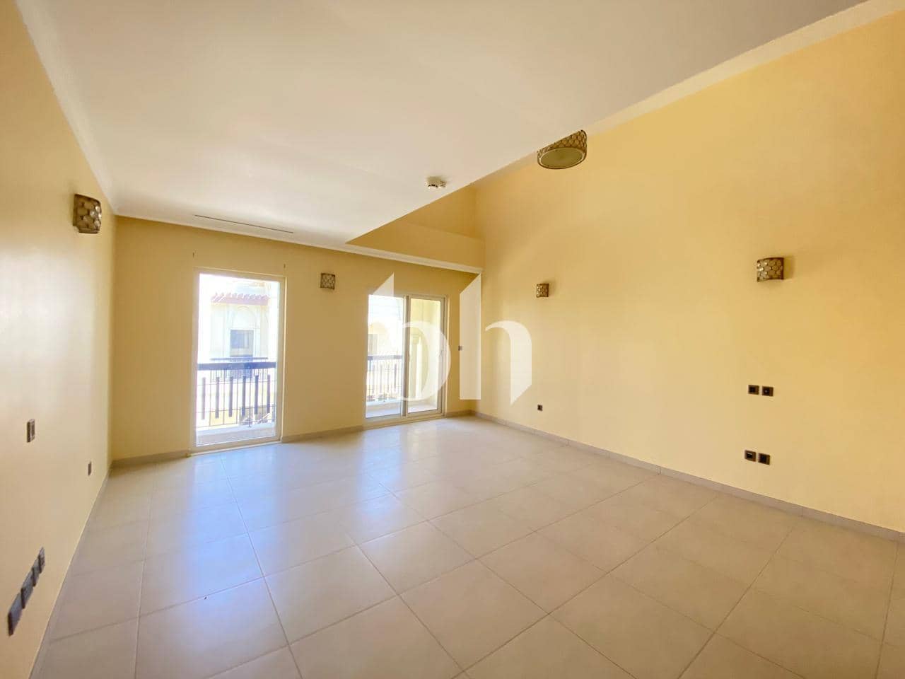 5 Bedroom Townhouse in Umm Suqeim 1 Villas - photo 1