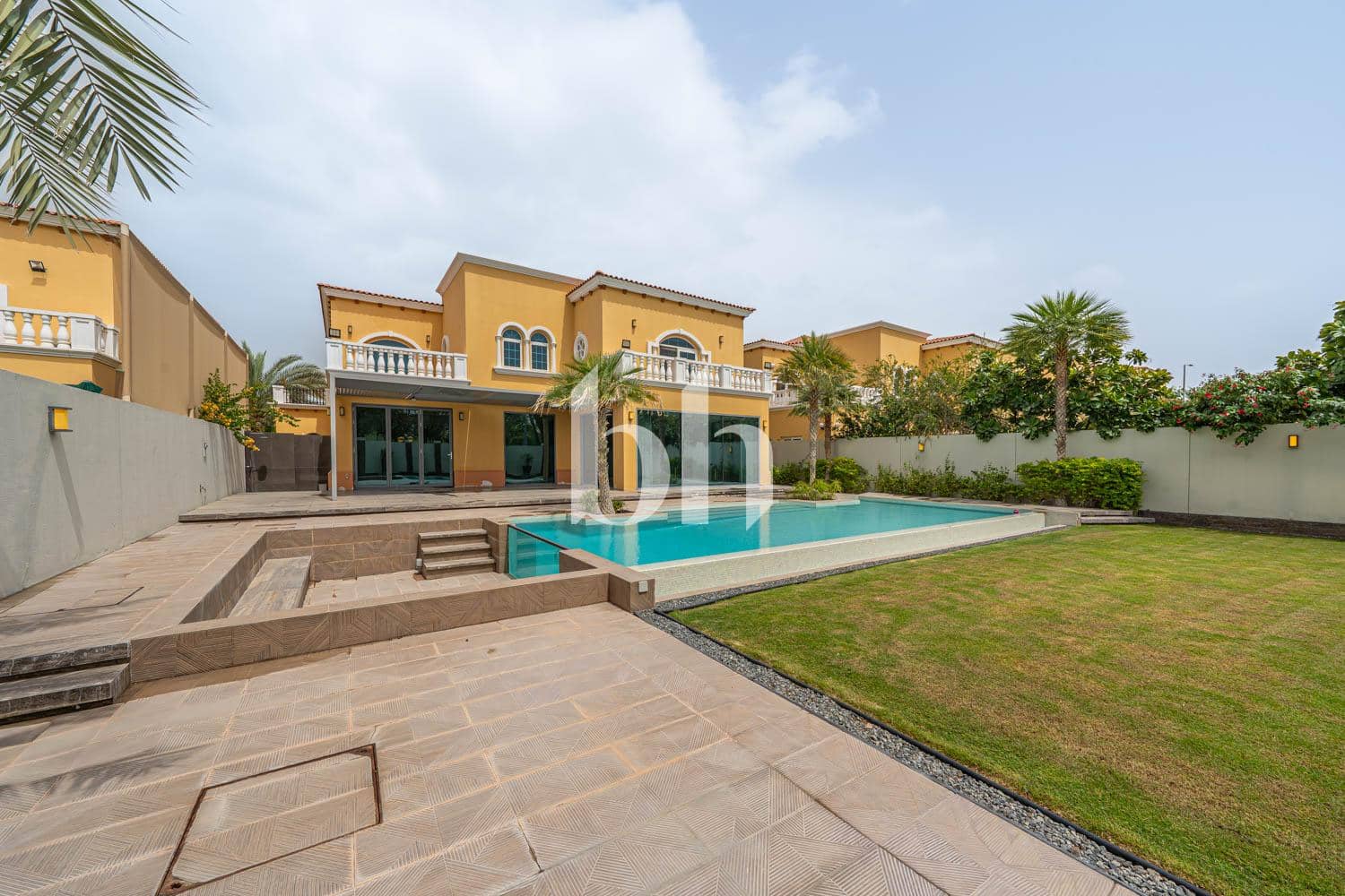5 Bedroom Villa in Legacy Large