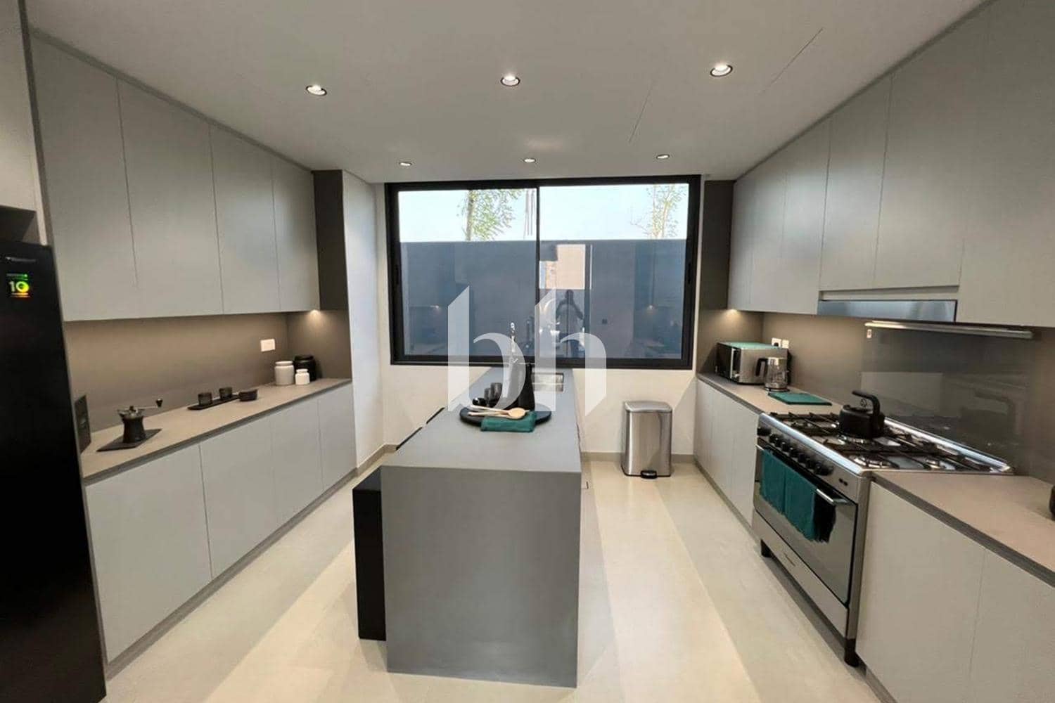 4 Bedroom Townhouse in Melia - photo 1