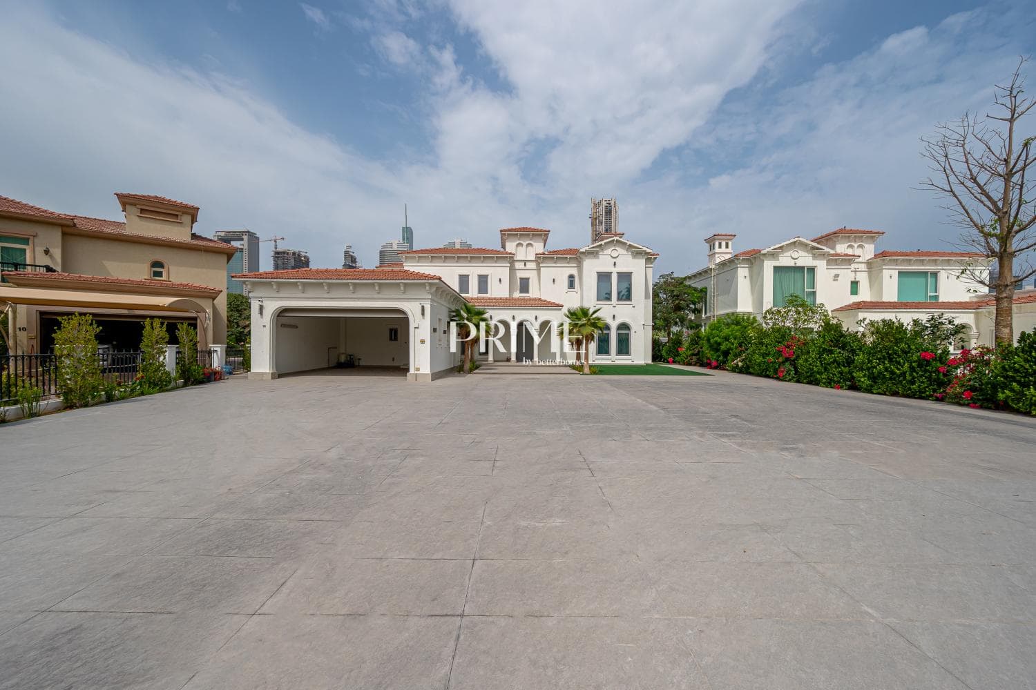 5 Bedroom Villa in Master View - photo 2