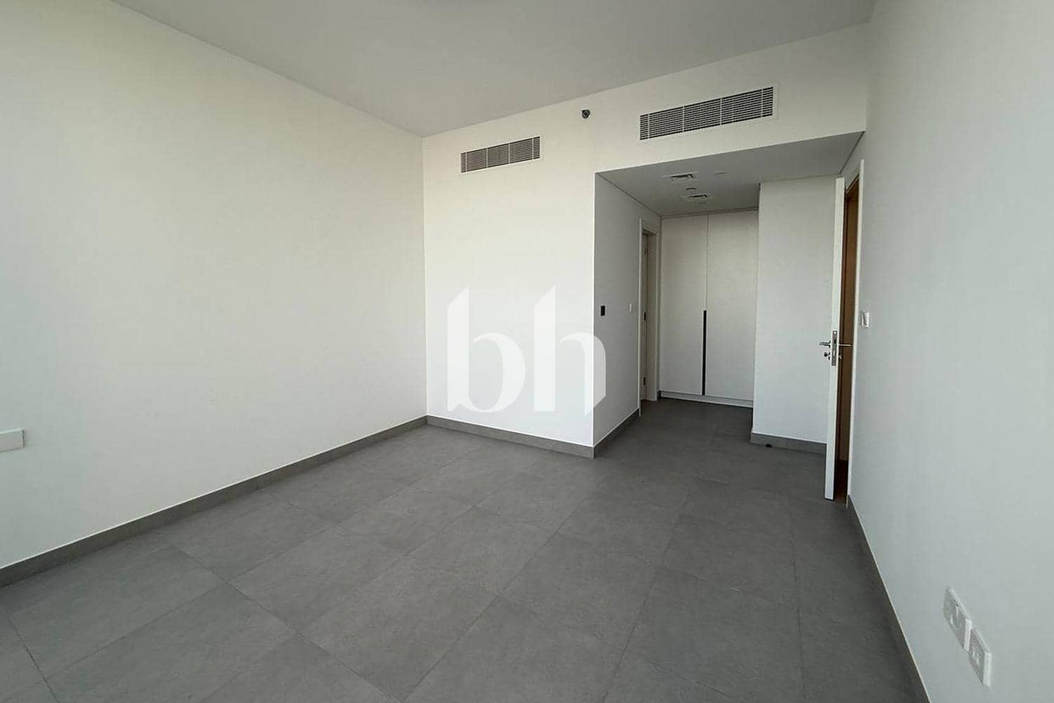 1 Bedroom Apartment in The Gate 2 at Aljada - photo 1