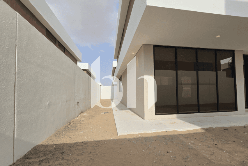 5 Bedroom Villa in Sharjah Garden City - photo 2