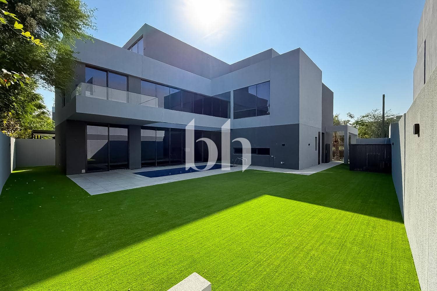 5 Bedroom Villa in Azalea