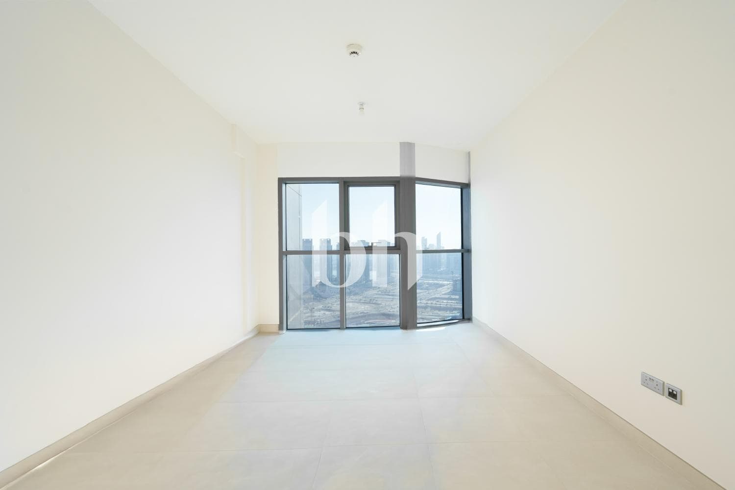 3 Bedroom Apartment in Radiant Square - photo 2
