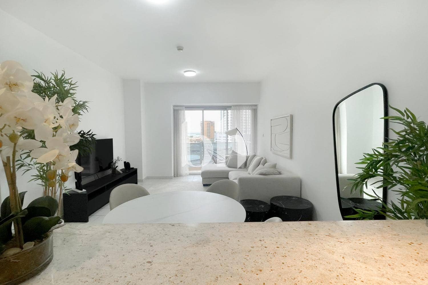 1 Bedroom Apartment in Marina Tower - photo 2