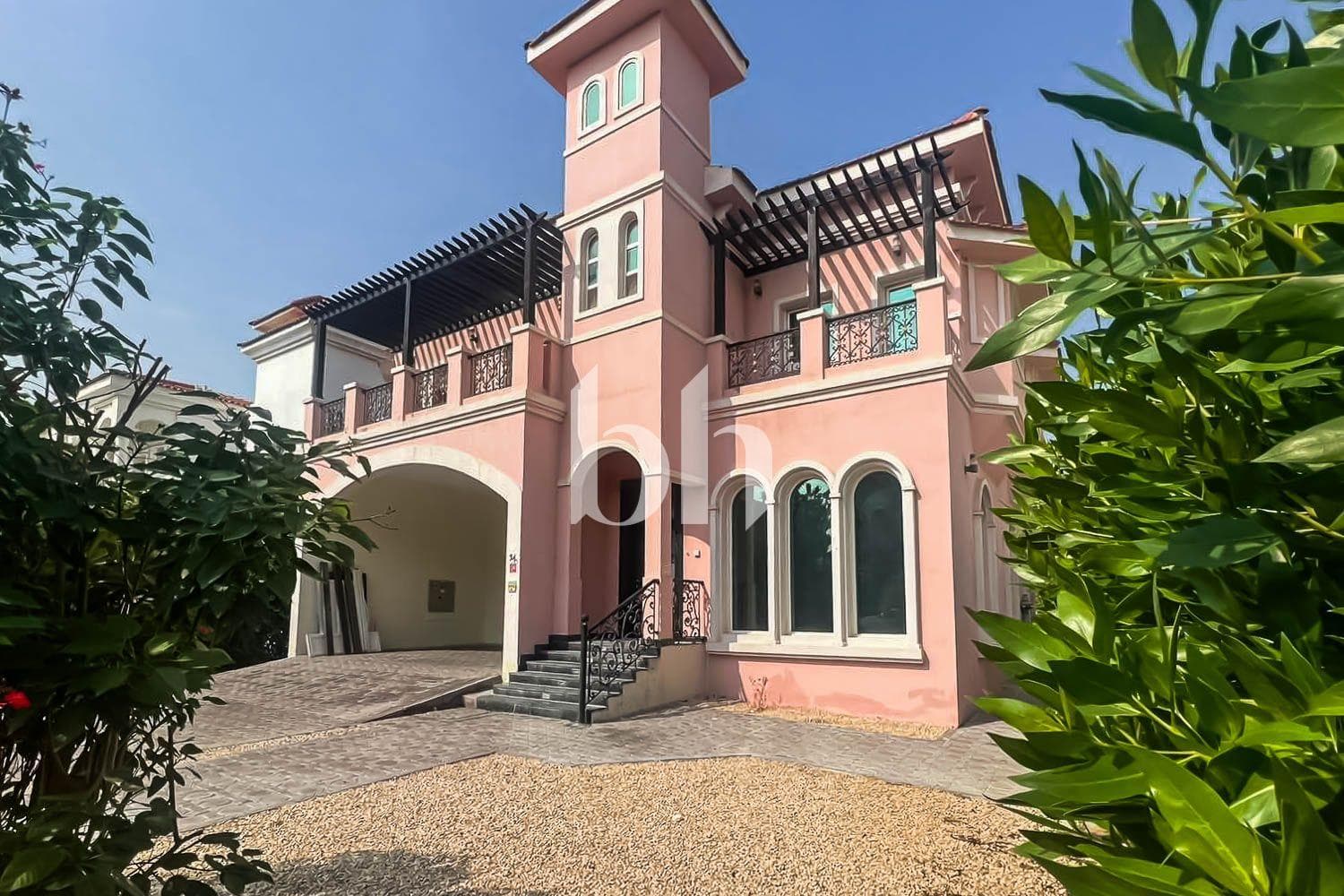 6 Bedroom Villa in Courtyard CA5