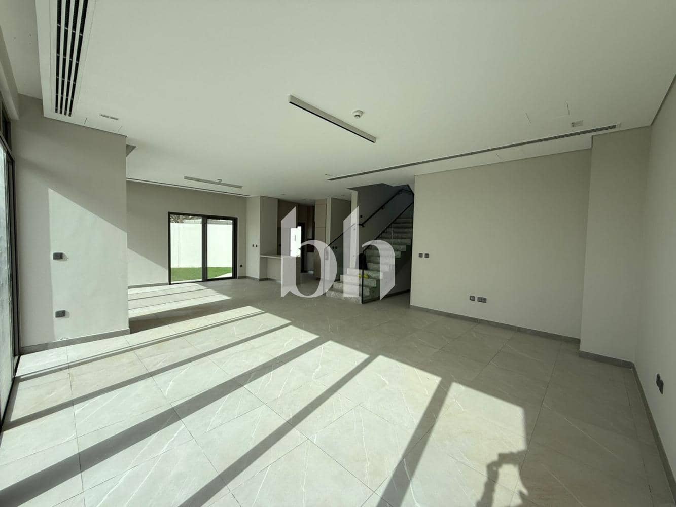 4 Bedroom Townhouse in MAG Eye - photo 2