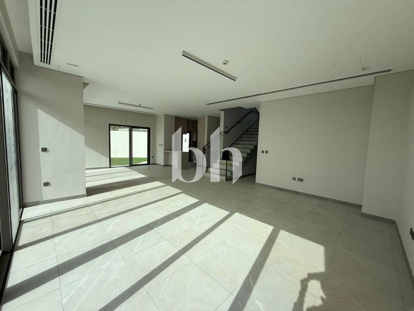 4 Bedroom Townhouse in MAG Eye - photo 1
