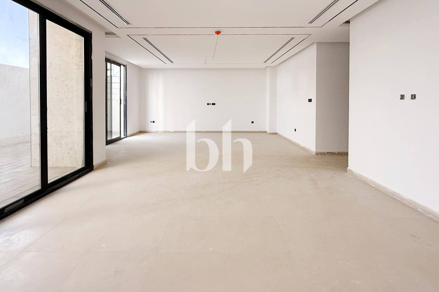 5 Bedroom Villa in Tilal City - photo 1