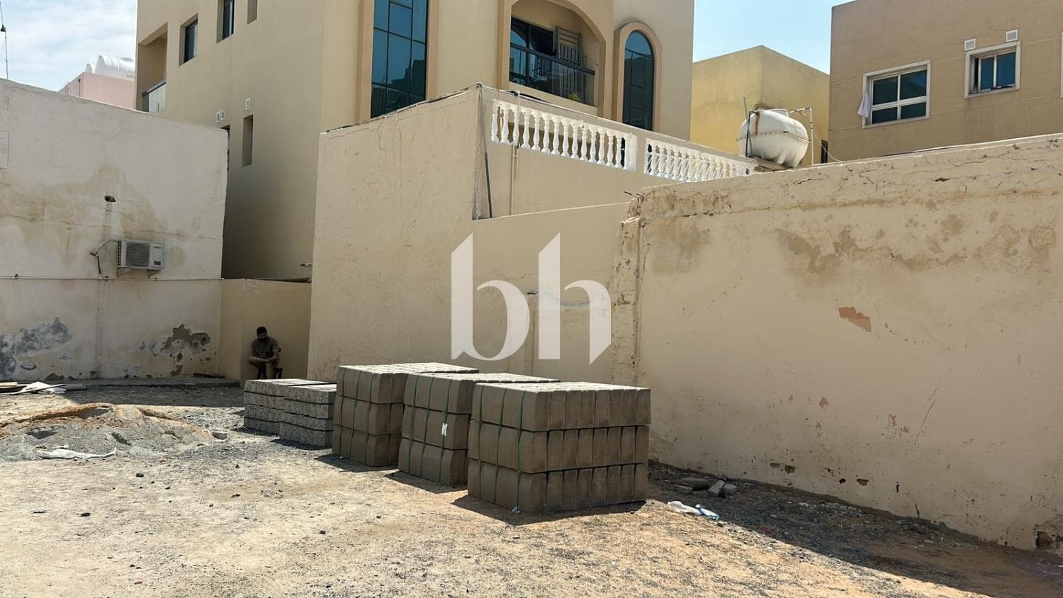 6 Bedrooms Land in Hor Al Anz East - photo 1