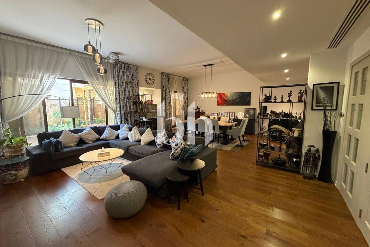 4 Bedroom Townhouse in Al Garhoud Villas - photo 1