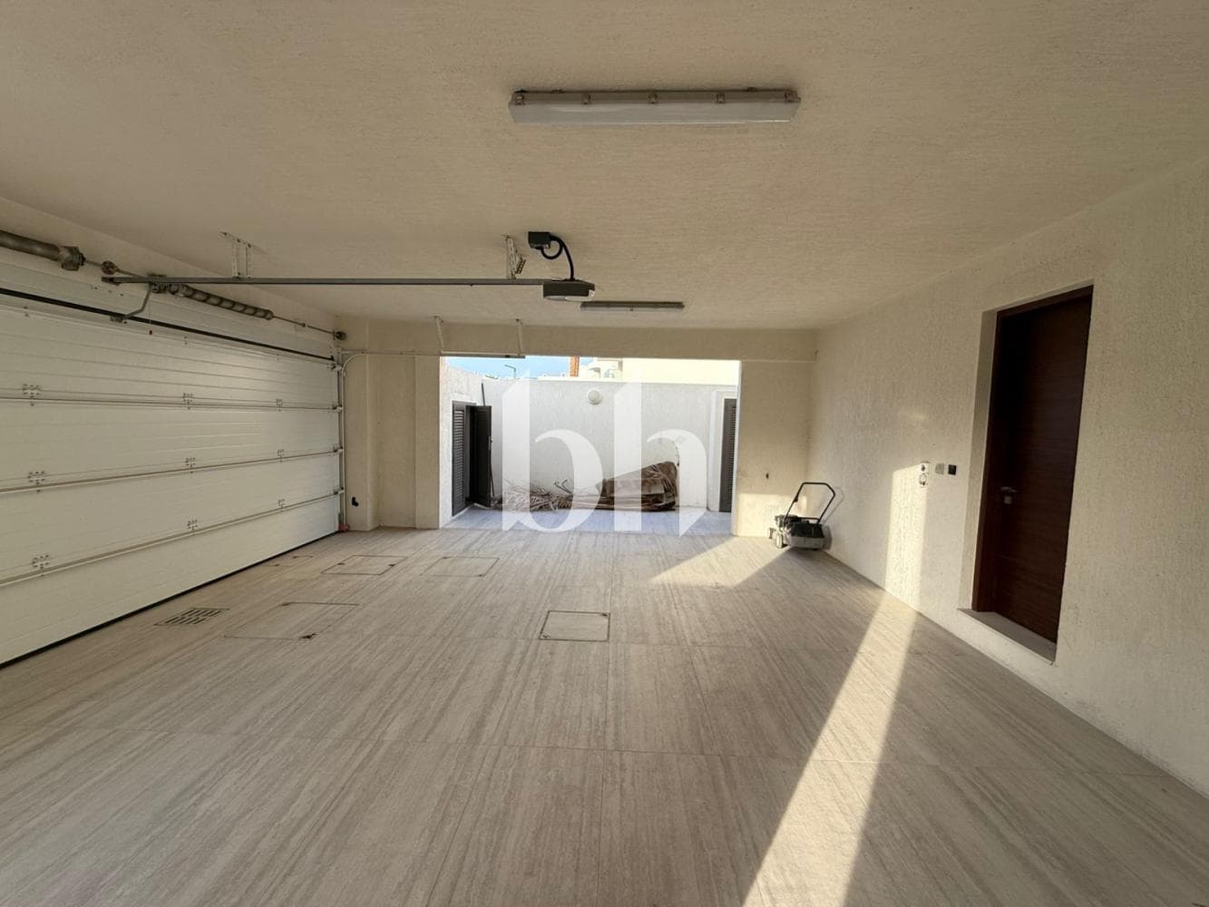 4 Bedrooms Villa in District One Villas - photo 1