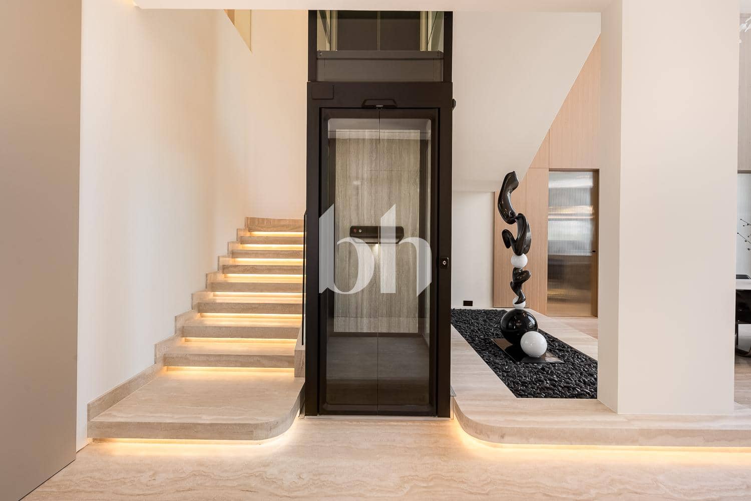 5 Bedroom Villa in Entertainment Foyer - photo 2