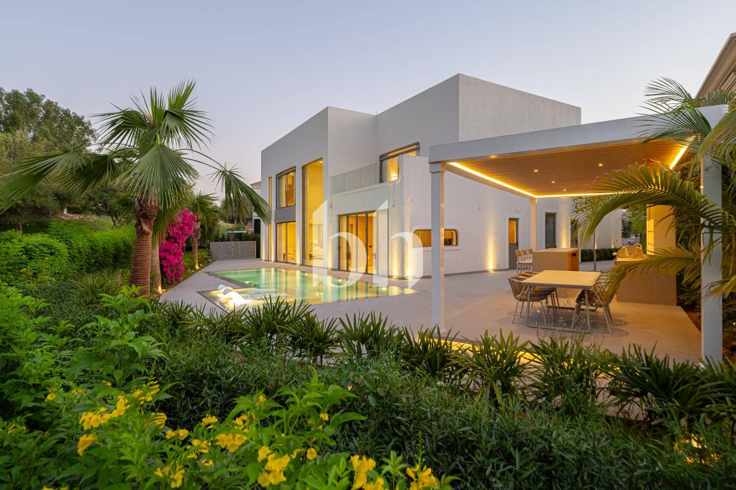 5 Bedroom Villa in Entertainment Foyer