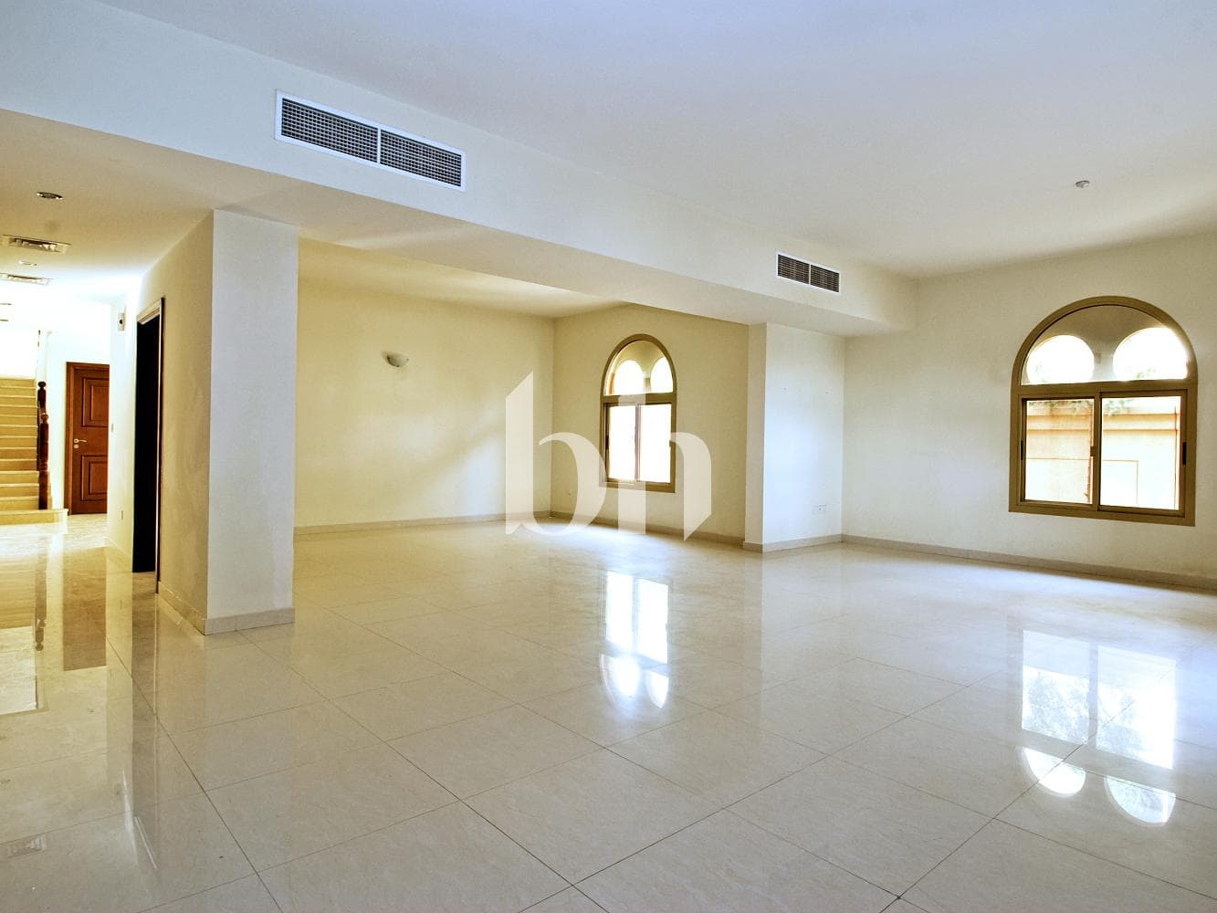 5 Bedrooms Villa in Western Residence South