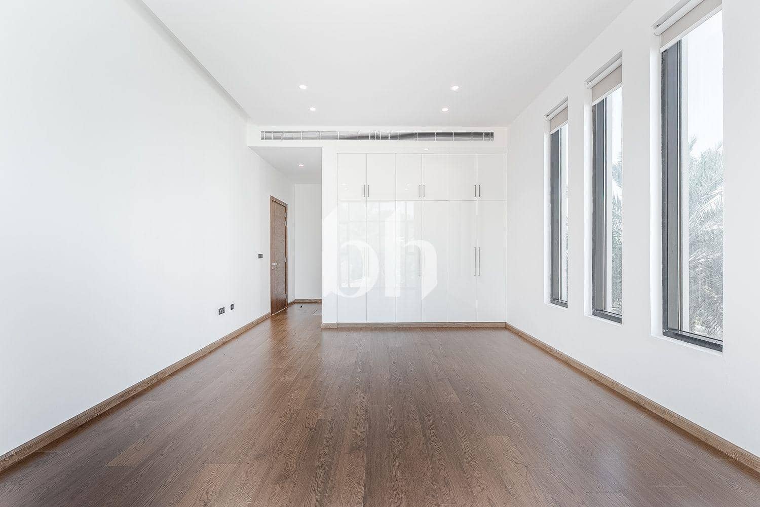 5 Bedroom Villa in Jumeirah 3 Villas - photo 2