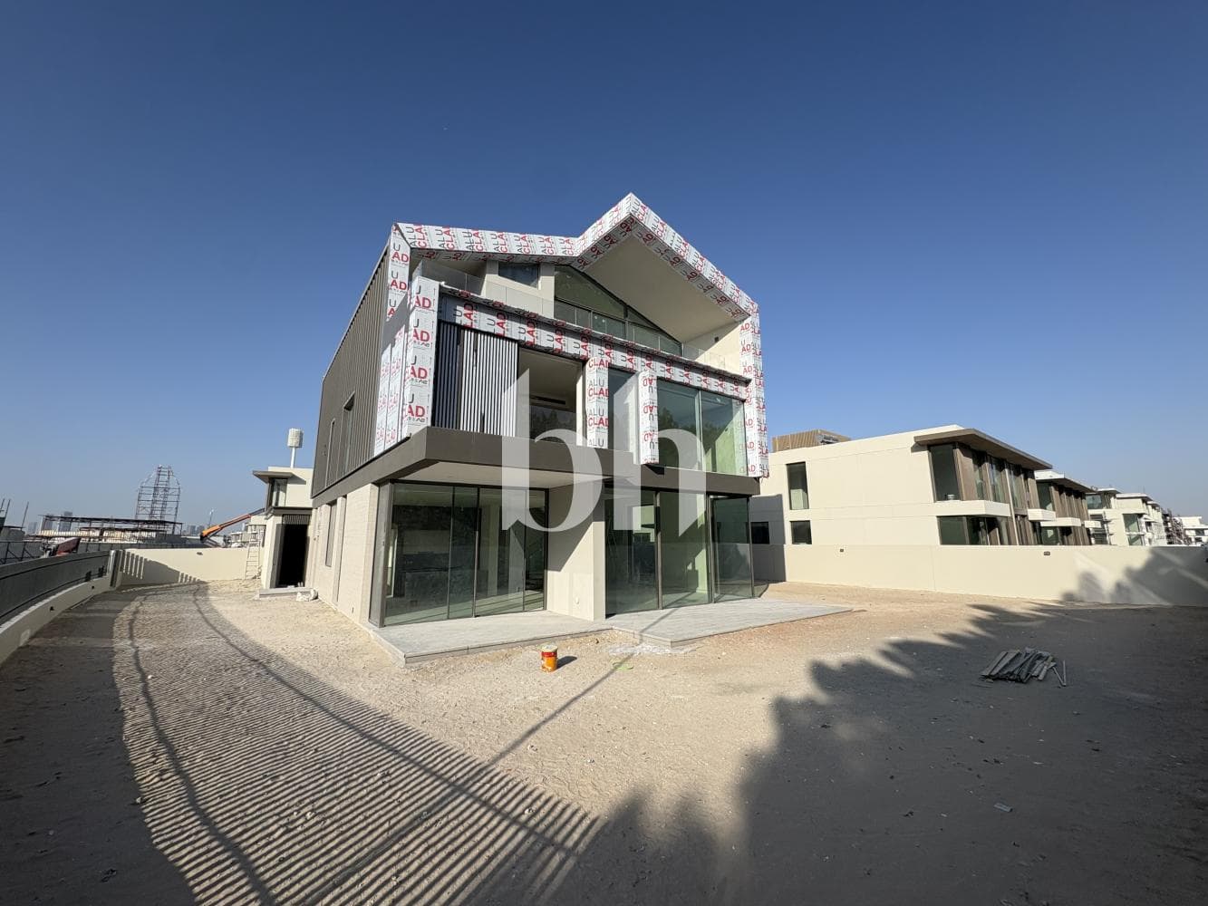 5 Bedrooms Villa in Nad Al Sheba Gardens - Phase 3 - photo 1