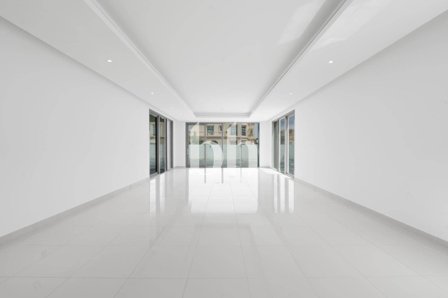 6 Bedroom Villa in Shakhbout City - photo 1