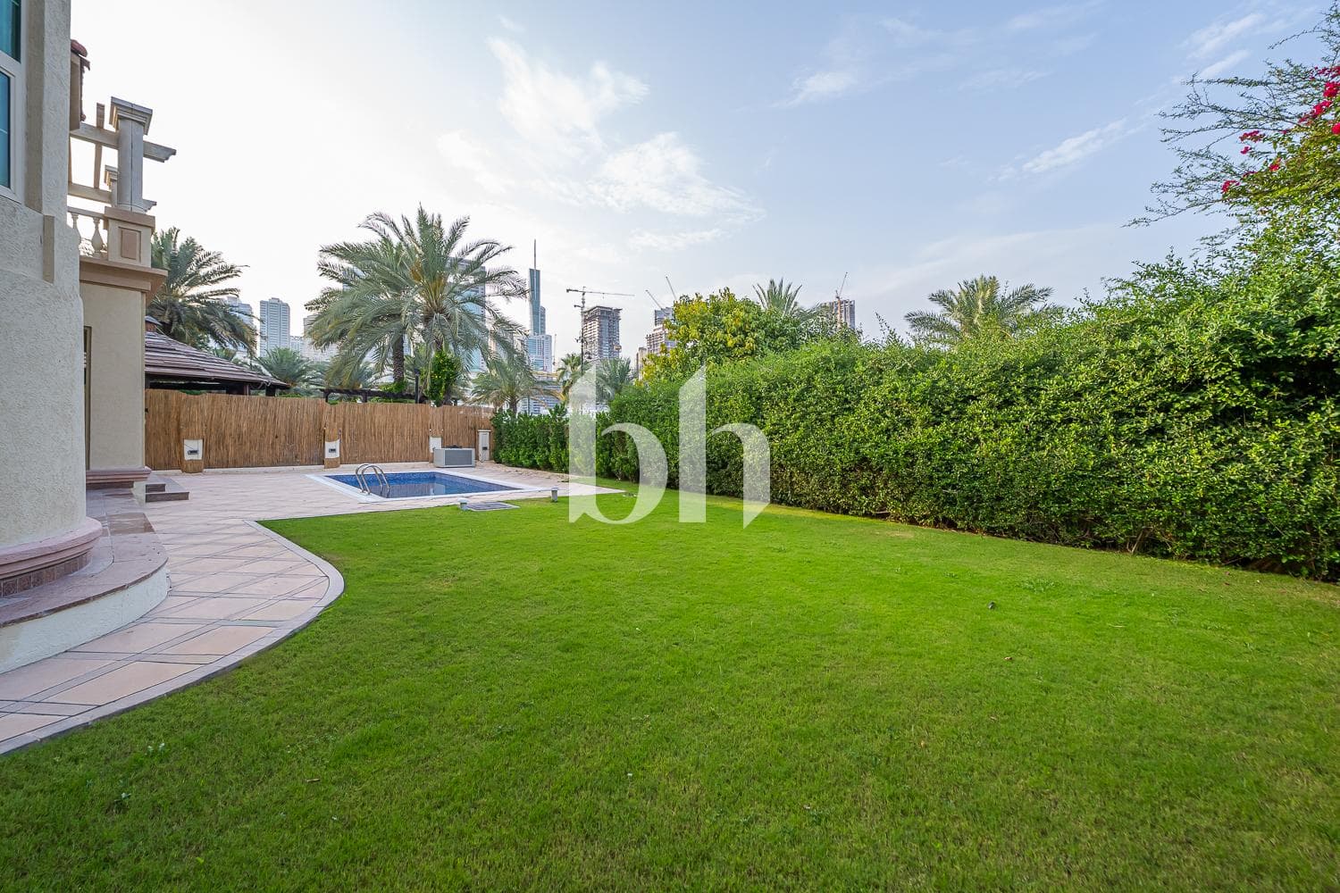 4 Bedrooms Villa in Garden Hall - photo 2