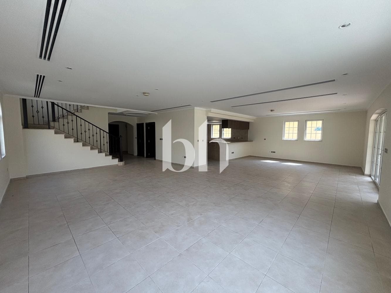 4 Bedroom Villa in District 4 Regional - photo 2