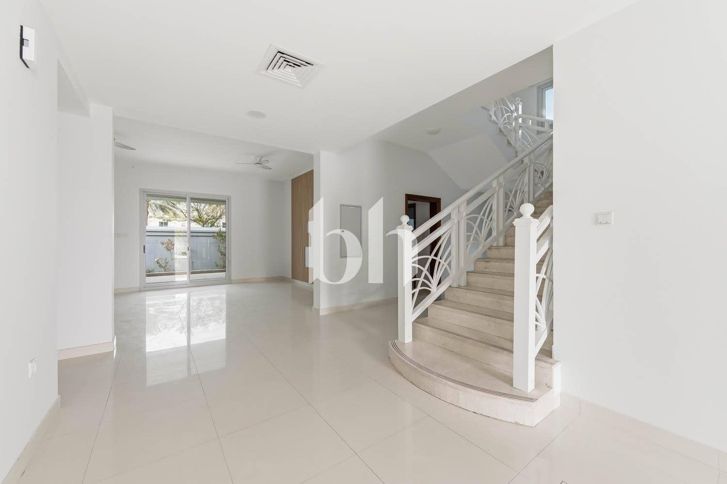 5 Bedroom Villa in Western Residence South - photo 2