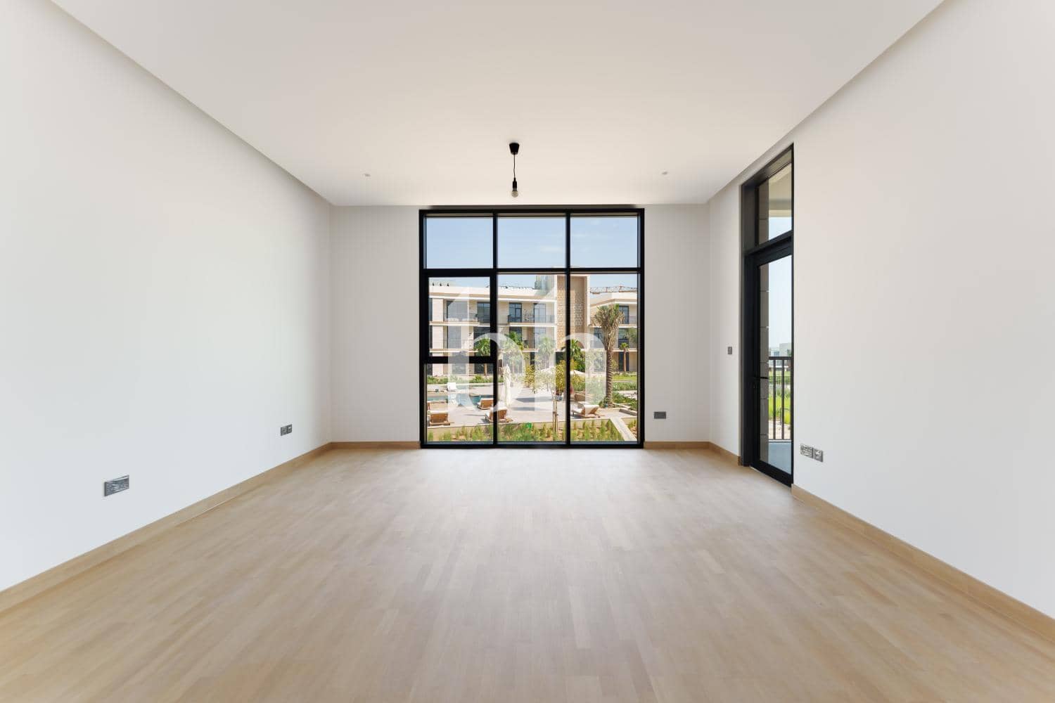 2 Bedroom Apartment in Souk Al Jubail - photo 1