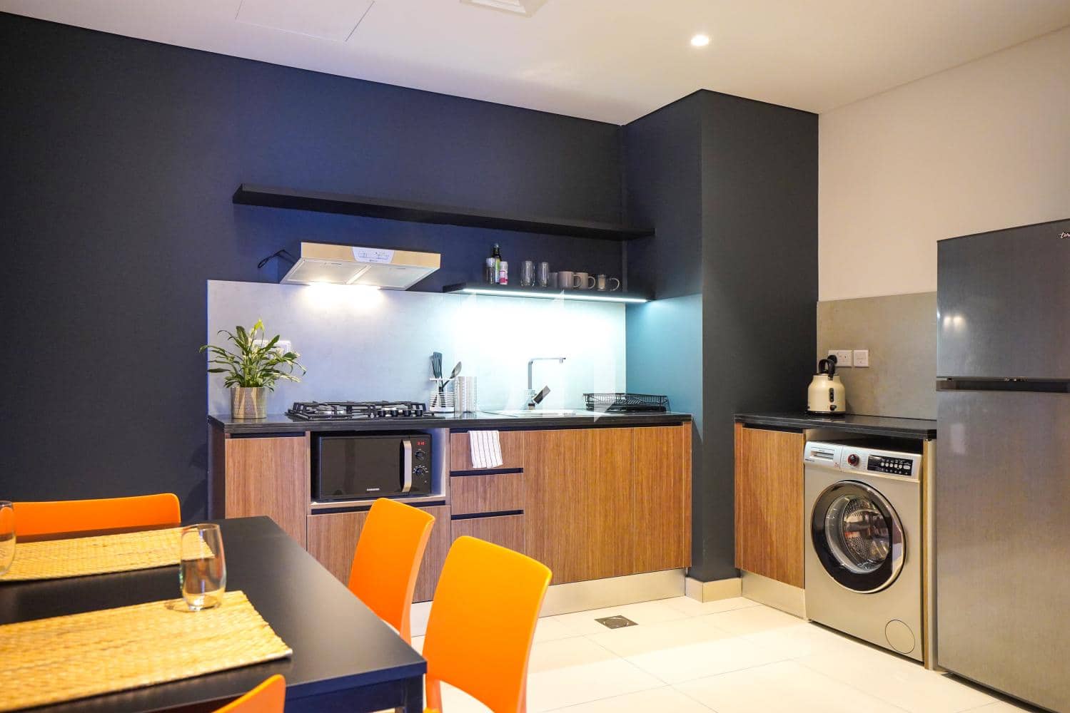 1 Bedroom Apartment in Sun Point Dubai - photo 2