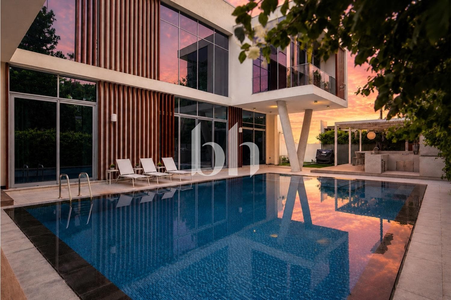 4 Bedroom Villa in The Collection - photo 2