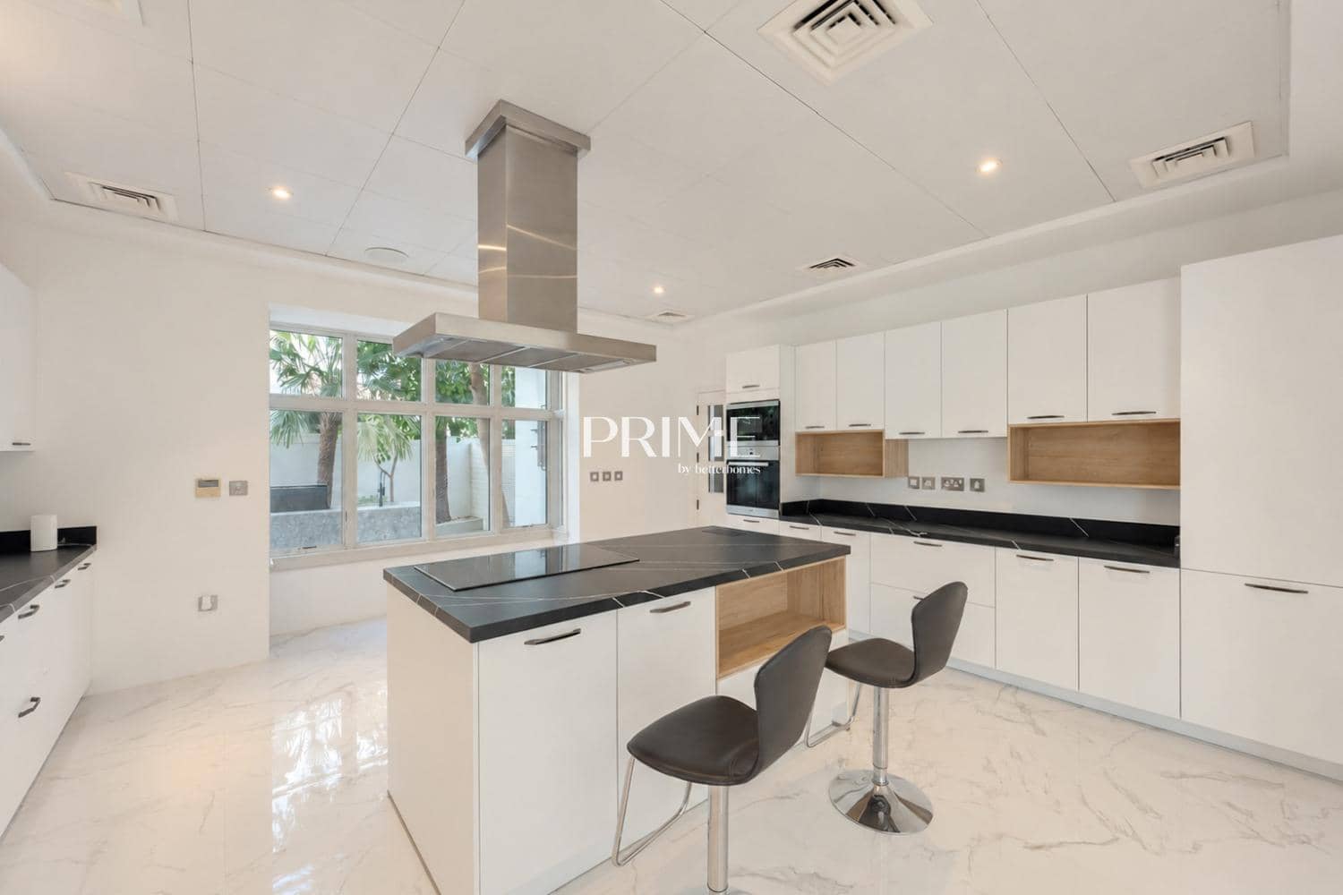 5 Bedroom Villa in Flame Tree Ridge - photo 2