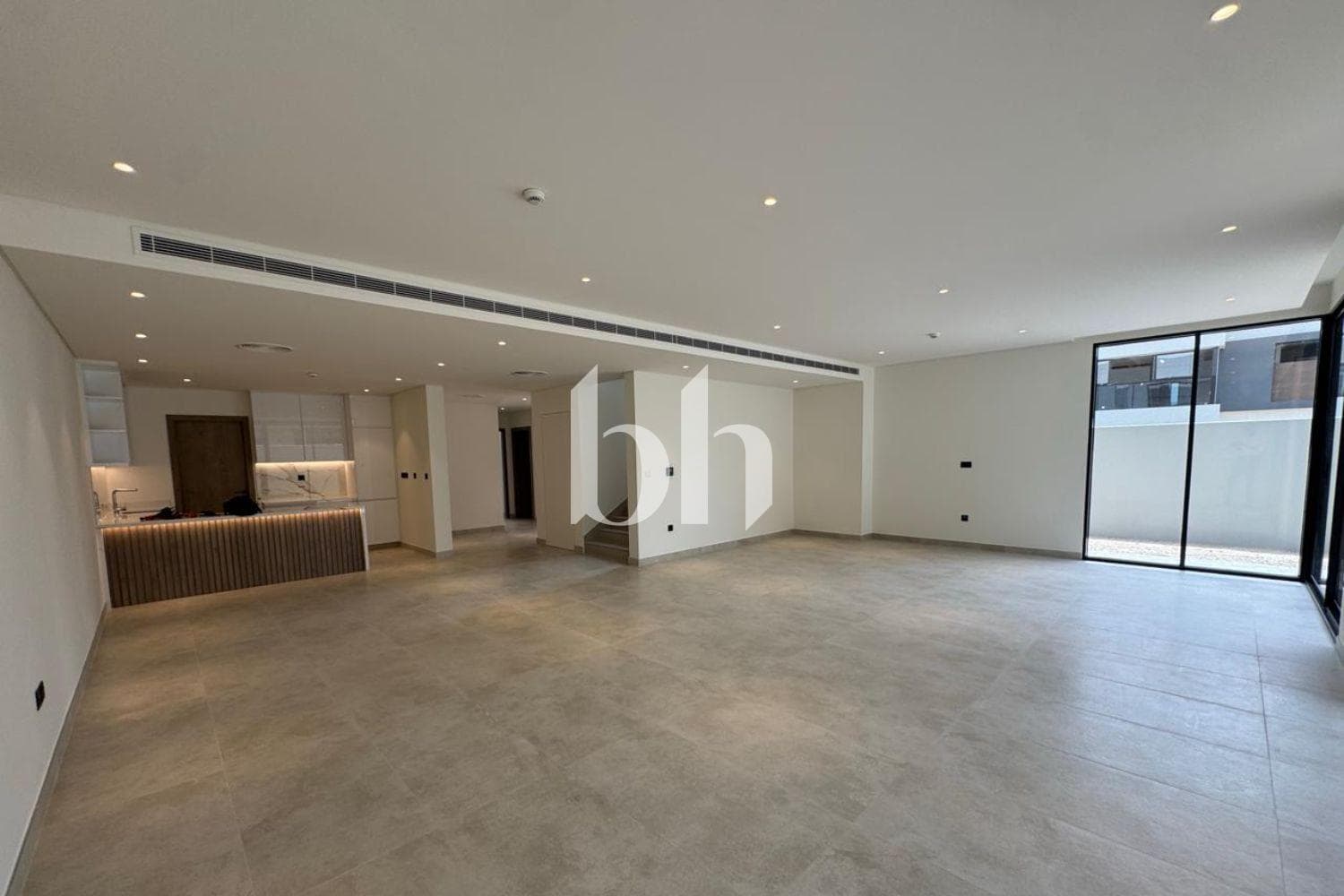 5 Bedroom Villa in California Village