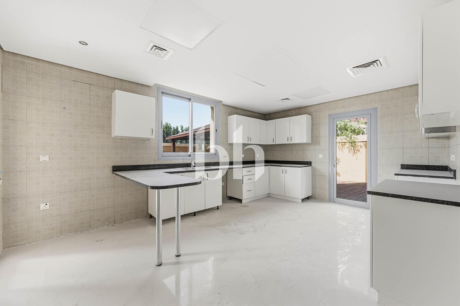 5 Bedroom Villa in Western Residence South - photo 2