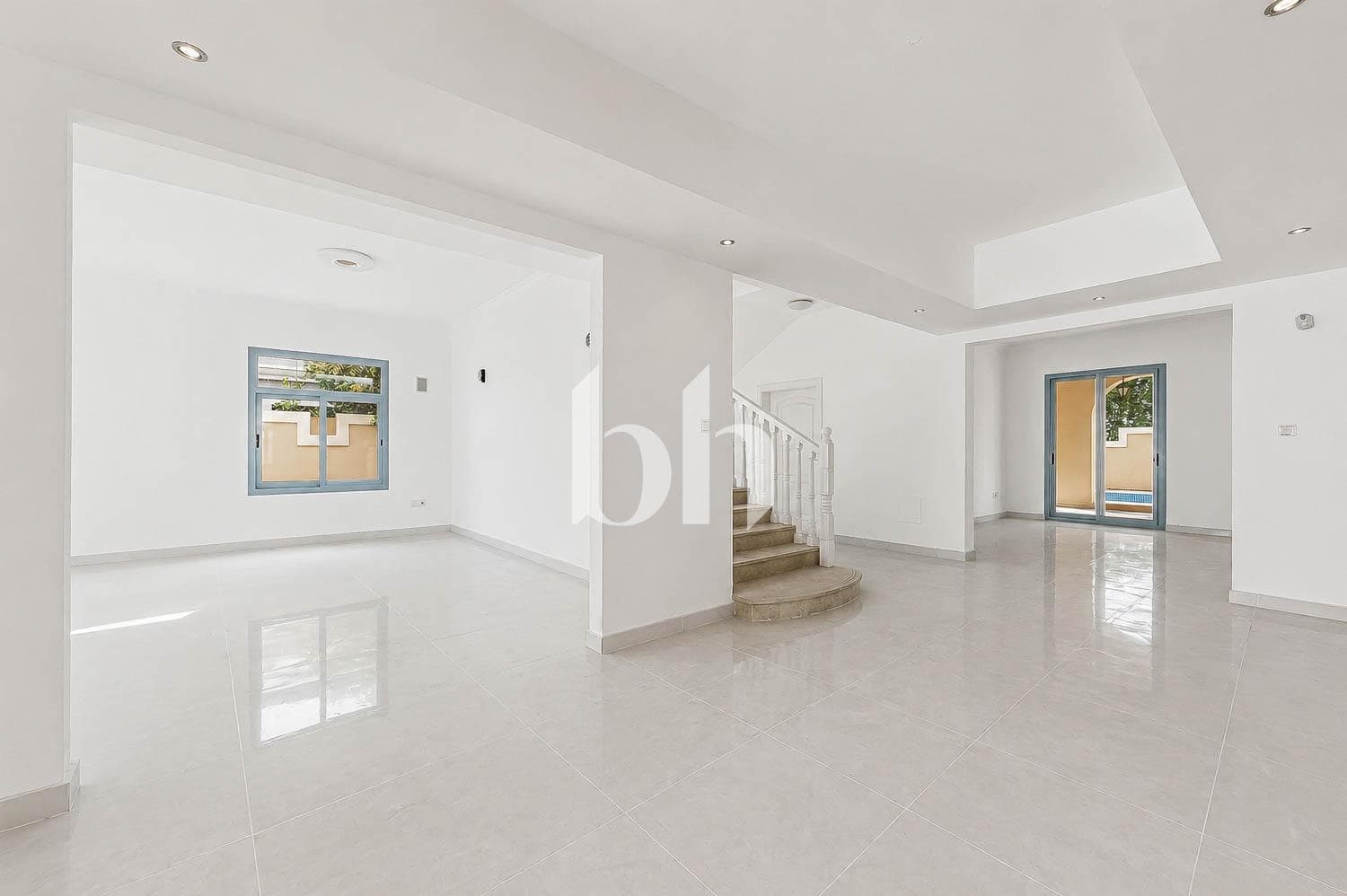 5 Bedroom Villa in Western Residence South - photo 1