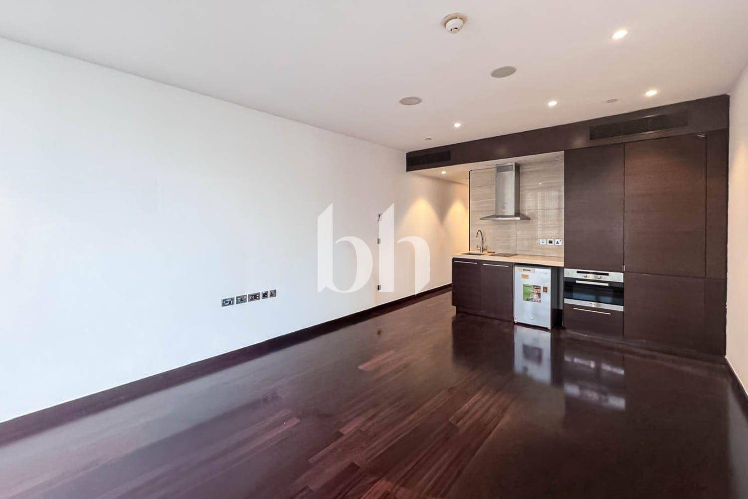 Studio Apartment in Burj Khalifa - photo 1