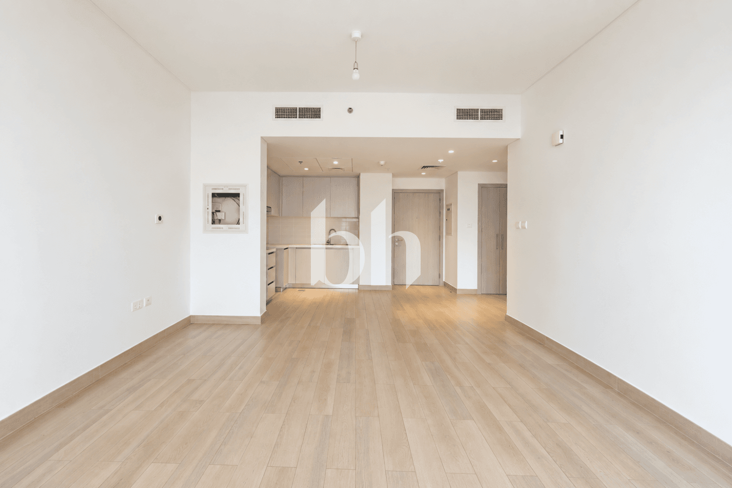 1 Bedroom Apartment in Waters Edge - photo 2