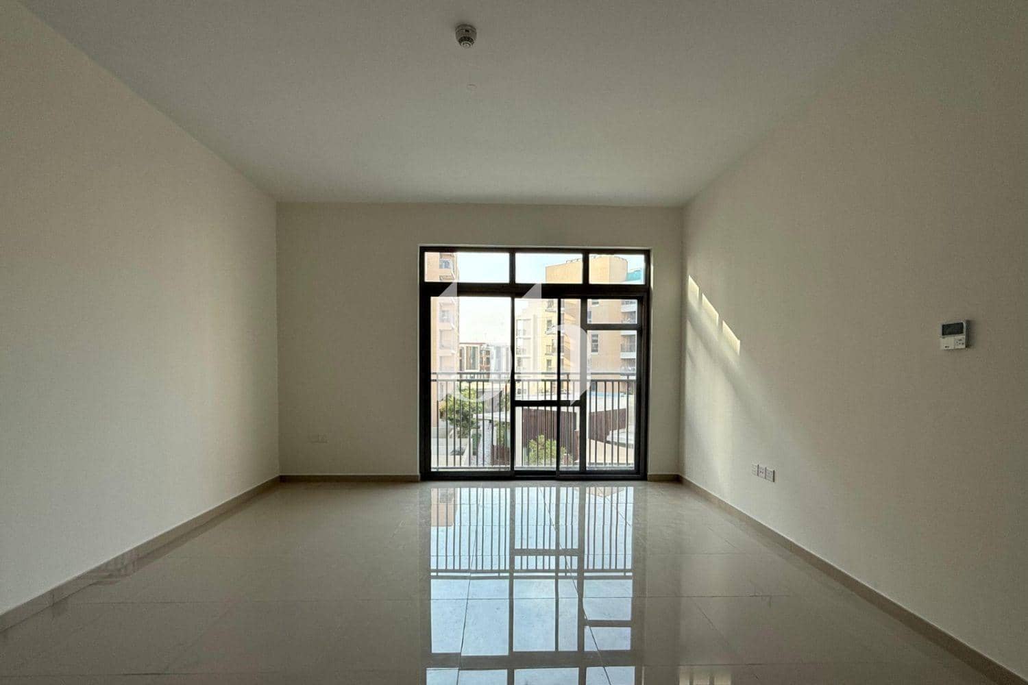 1 Bedroom Apartment in Woroud 2 - photo 2