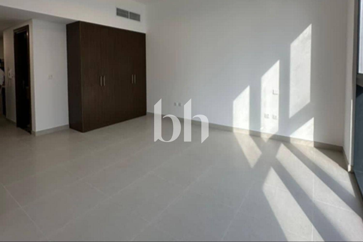 Studio Apartment in Bluebay Walk - photo 1