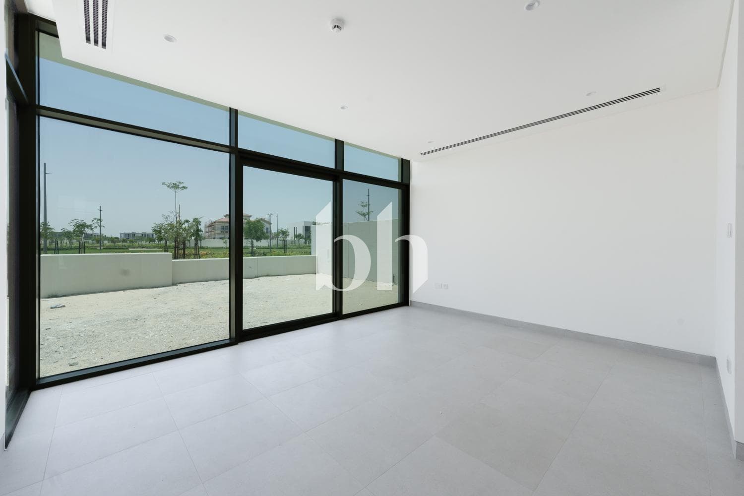 4 Bedroom Townhouse in Souk Al Jubail - photo 1