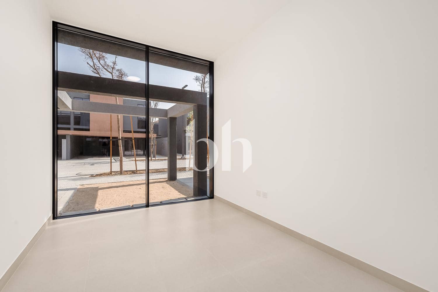 4 Bedroom Townhouse in Saro - photo 1