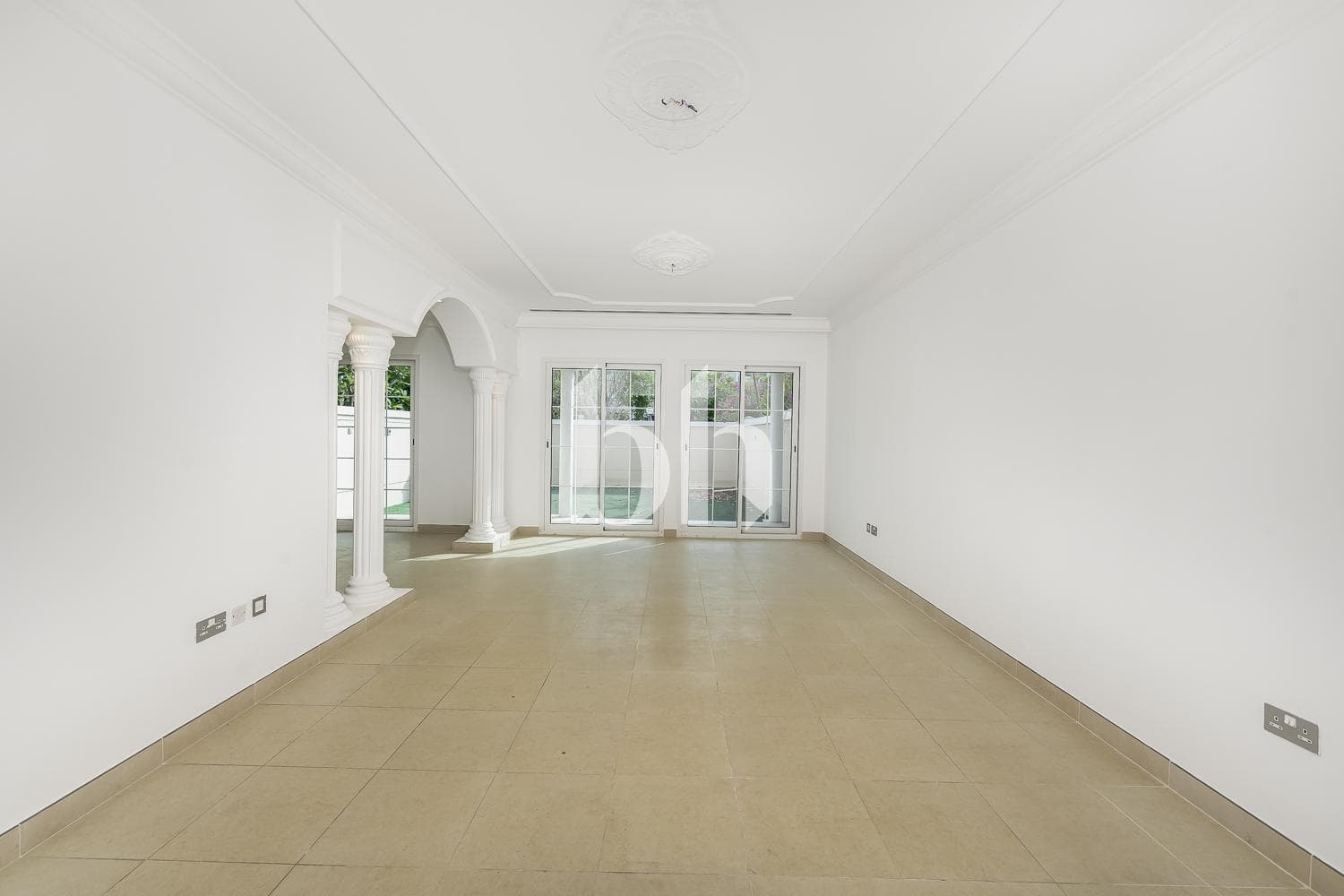 3 Bedroom Townhouse in Jumeirah Village Triangle - photo 1