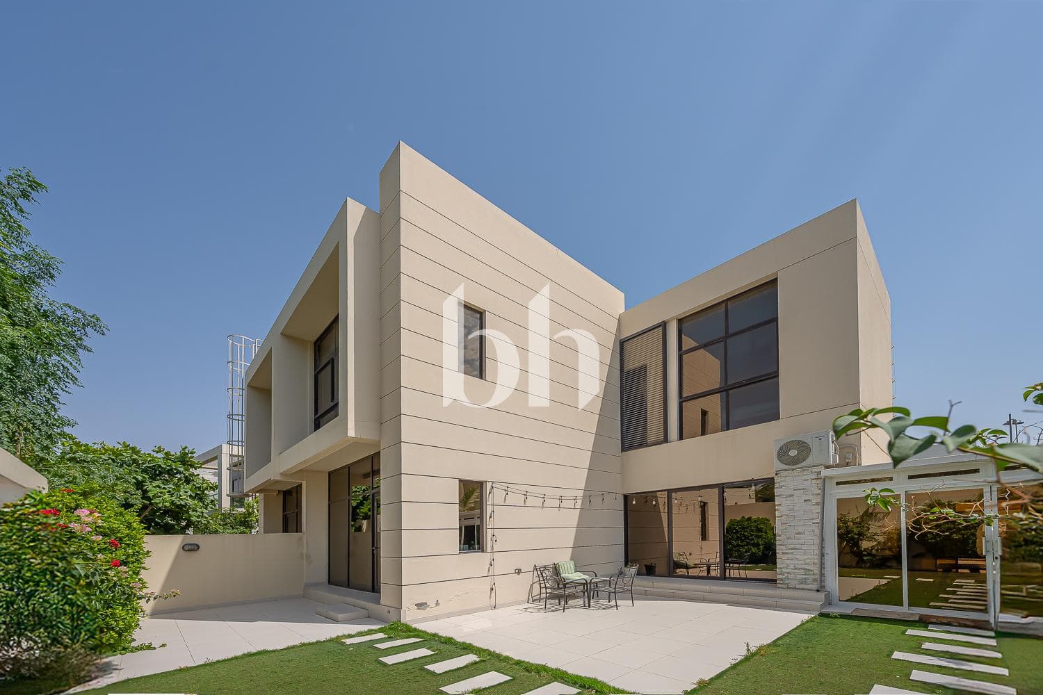 4 Bedroom Villa in Queens Meadow