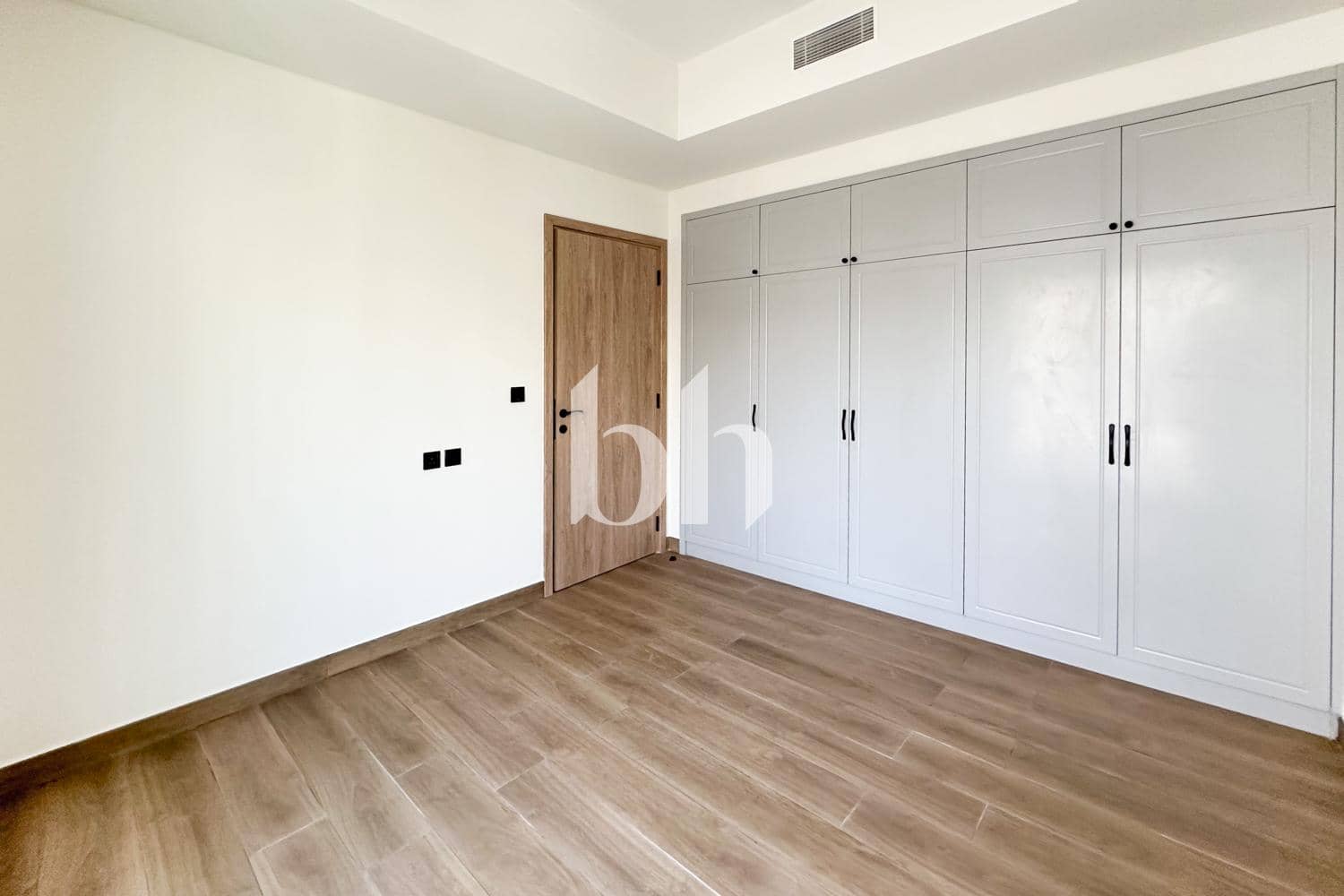 5 Bedroom Townhouse in Costa Brava 1 - photo 1