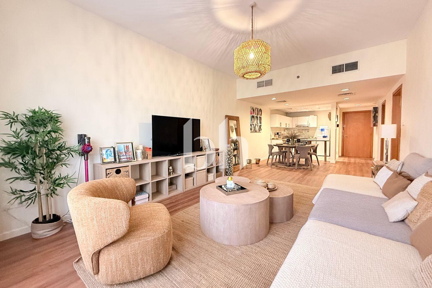 1 Bedroom Apartment in Gardenia Residency 2 - photo 2