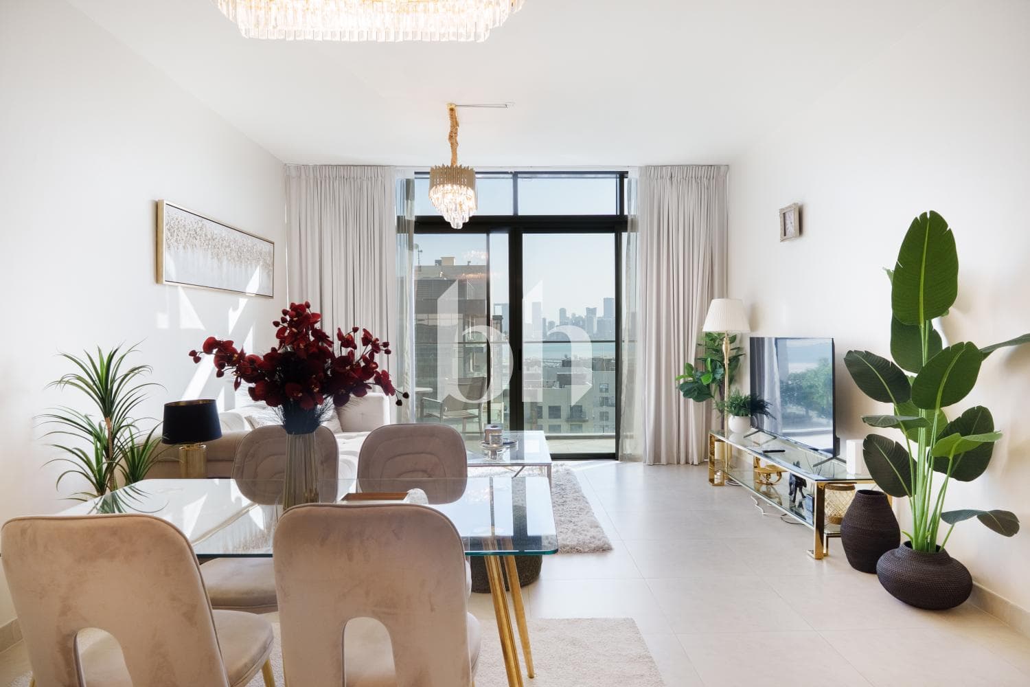 1 Bedroom Apartment in Soho Square - photo 2