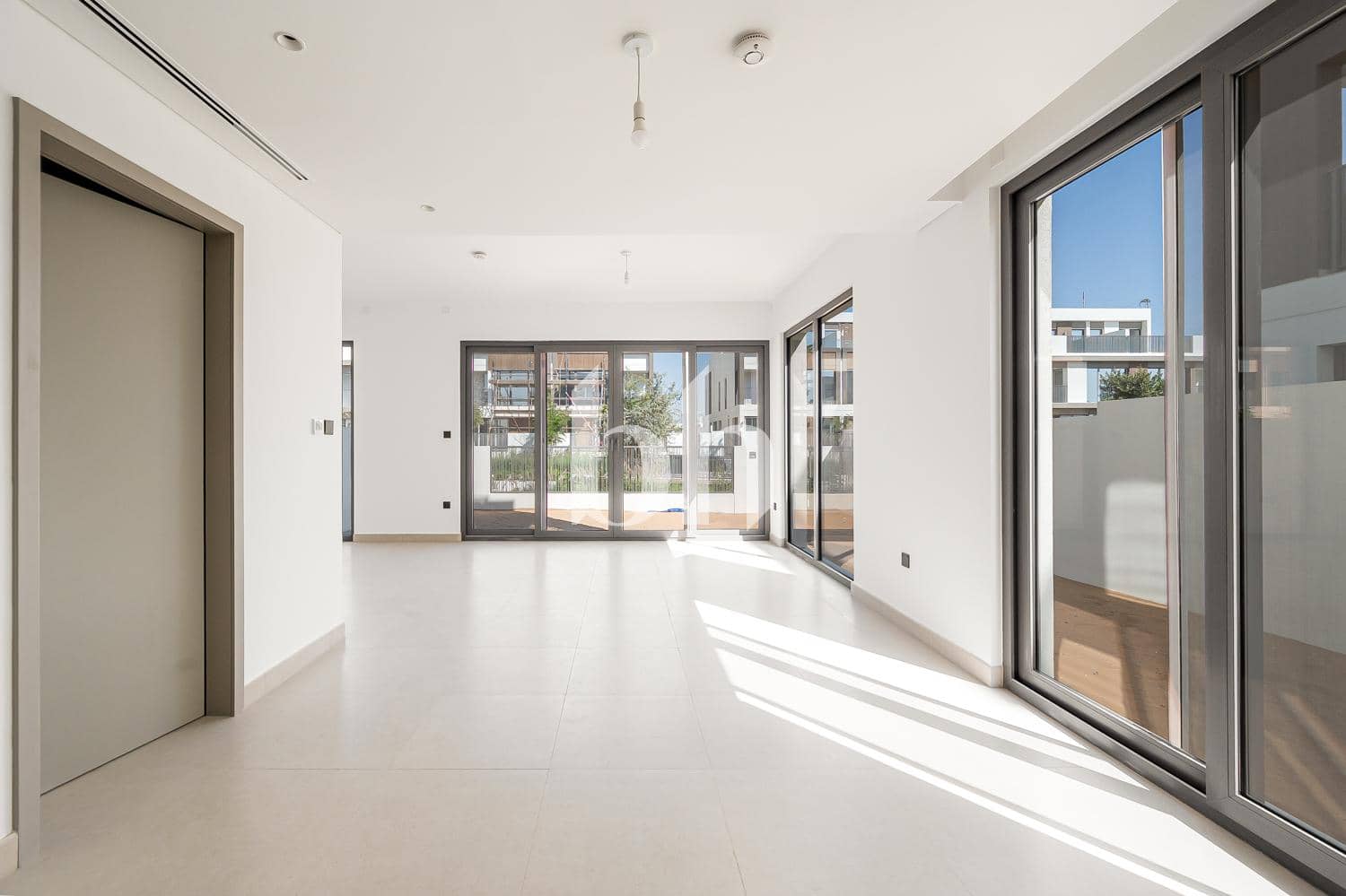 4 Bedroom Villa in Aura Gardens A - photo 2
