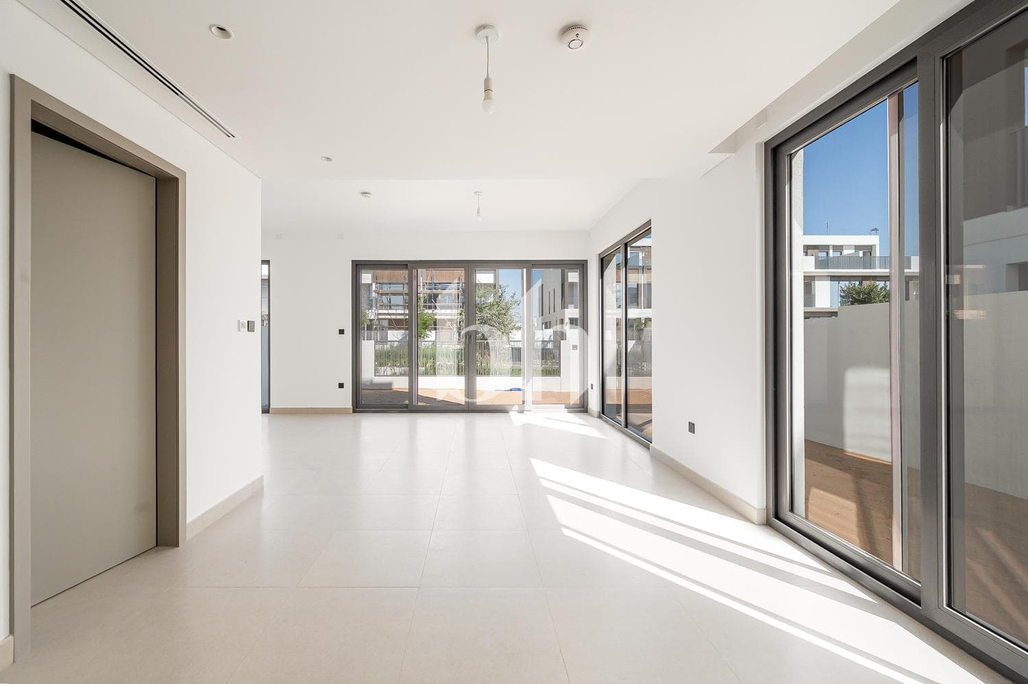 4 Bedroom Villa in Aura Gardens A - photo 2