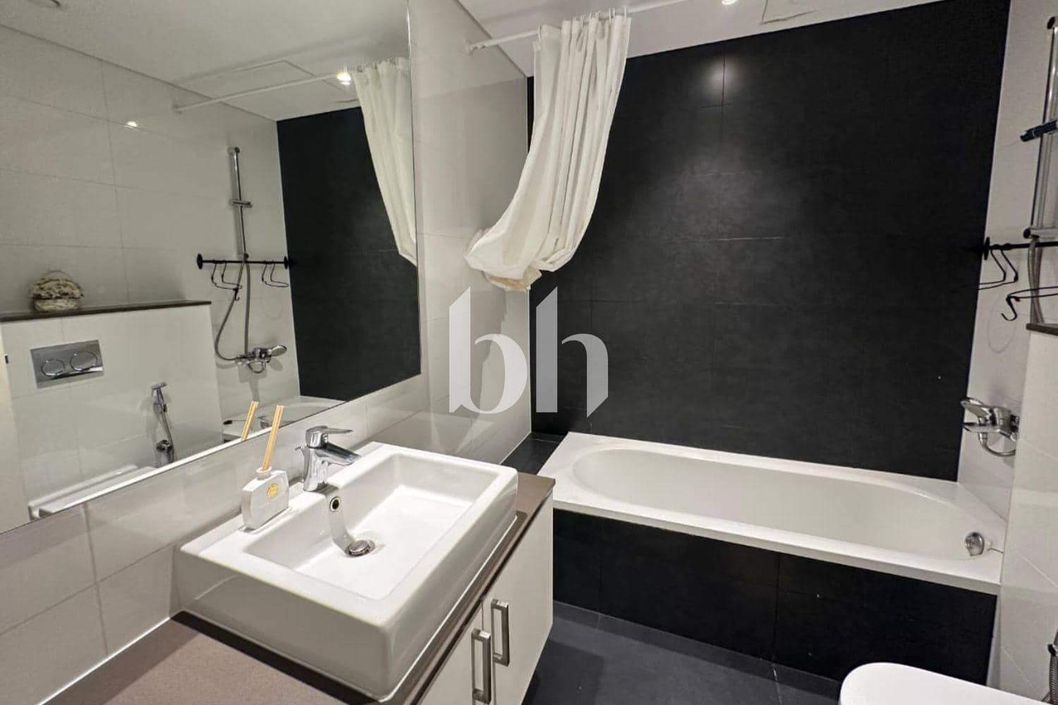 1 Bedroom Apartment in Areej Apartments - photo 1