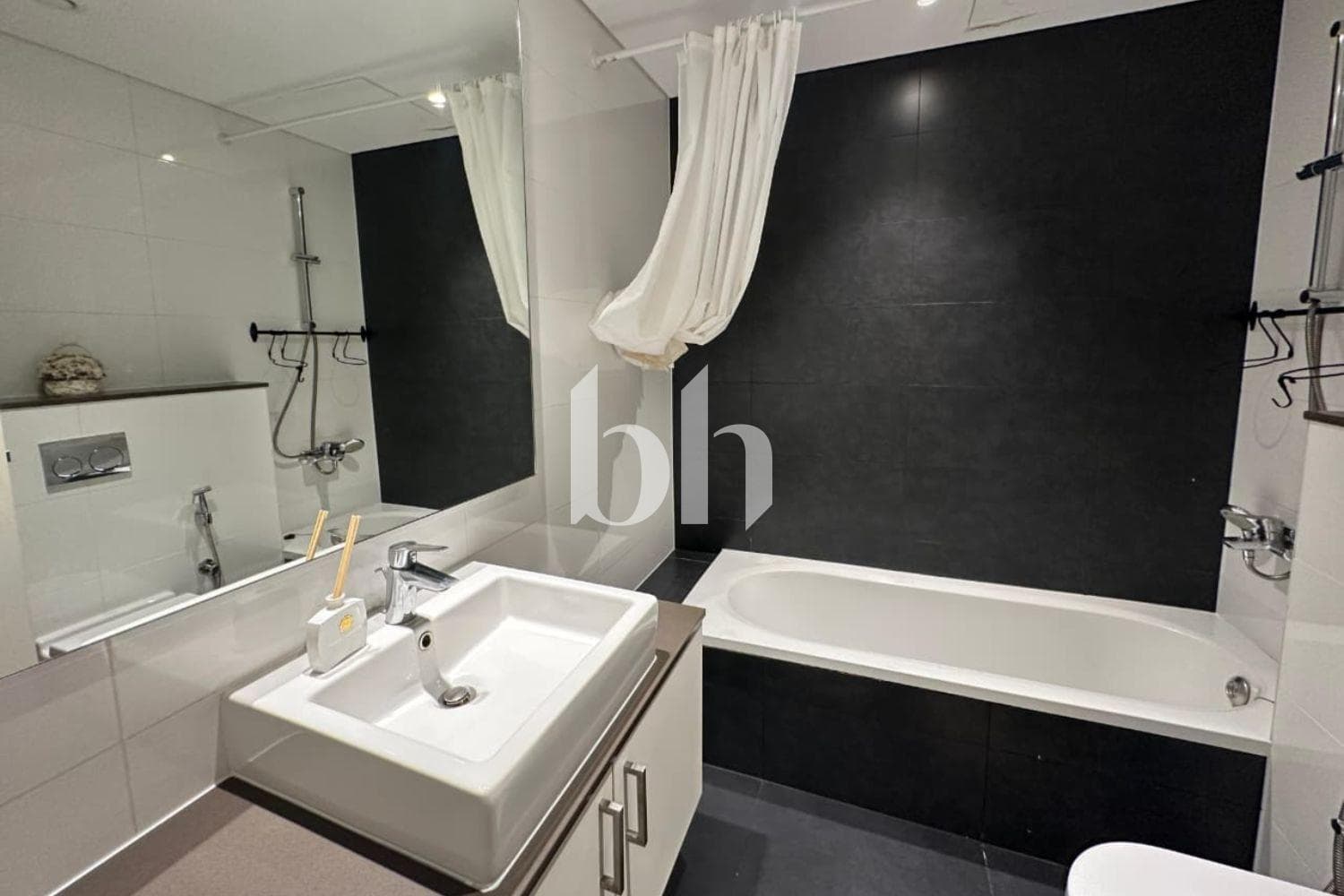 1 Bedroom Apartment in Areej Apartments - photo 1