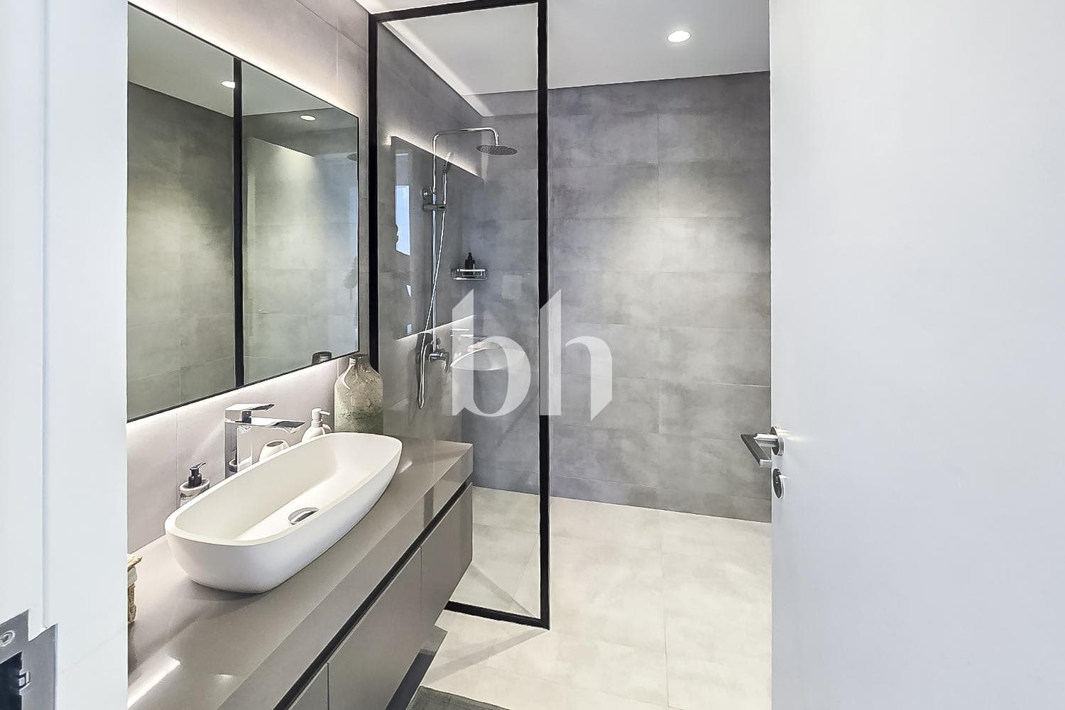 3 Bedroom Apartment in Nasaq 4 - photo 2
